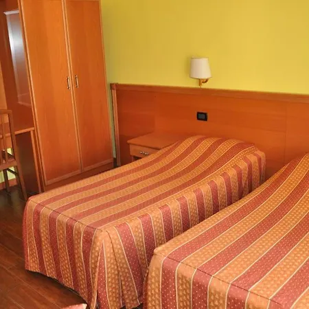 Friendship Palace Guest house *