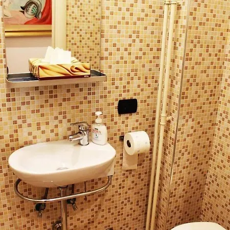 Affittacamere Porta Maggiore Gh Locazione Turistica 3*