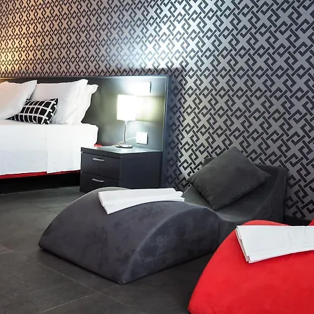Re Testa Otel
