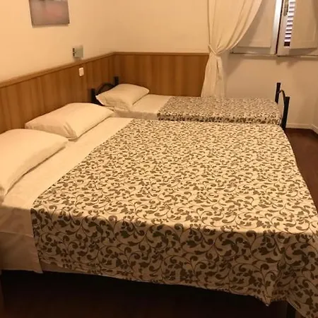 洛迪酒店 2* 罗马