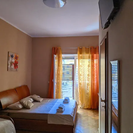 Gina Trastevere