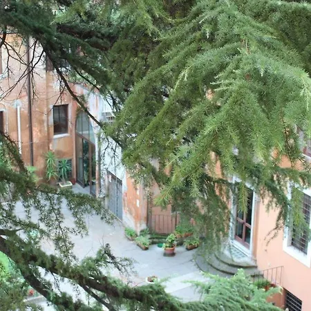 Esquilino Di Yan *