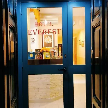 Everest 2*