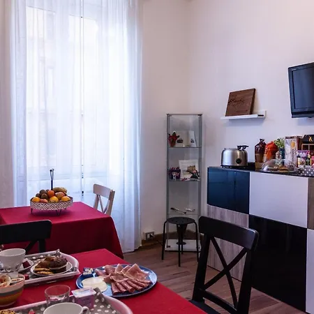Monticello Via Cavour 3* Rome
