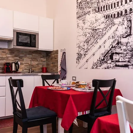 Monticello Via Cavour 3* Rome