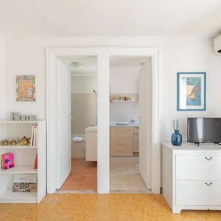 Iflat Shiny Penthouse In Balduina Appartement