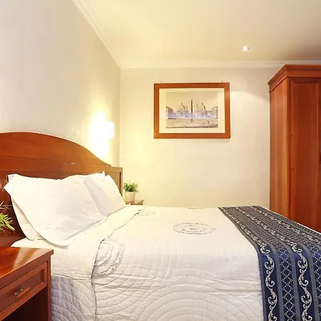 Adorasuite 3* Rome