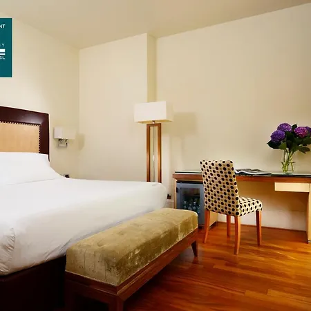Hotel Una Deco 4*