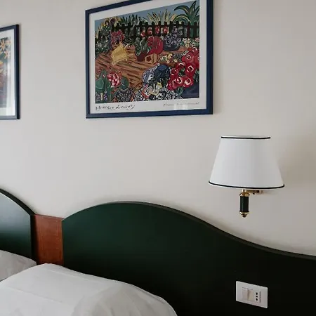 La Girandola Bed & Breakfast *