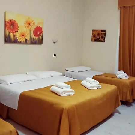 Everest Hotel 2*