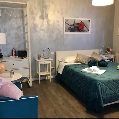 Guest house A 2 Passi Dai Musei Luxury 2*