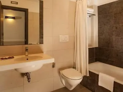Hotel Artis 4*