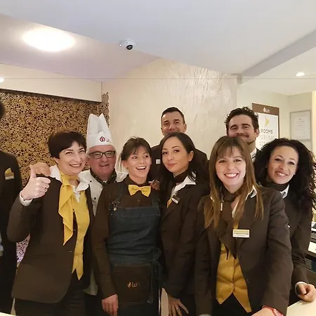 Warmthotel Hotel