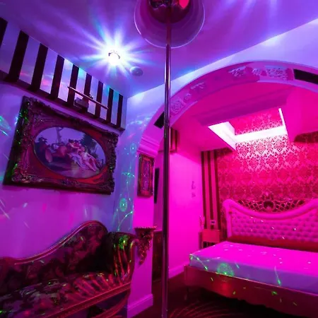 Erossuite Penzion 2*