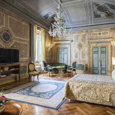 Residenza Napoleone Iii Bed & Breakfast 4*