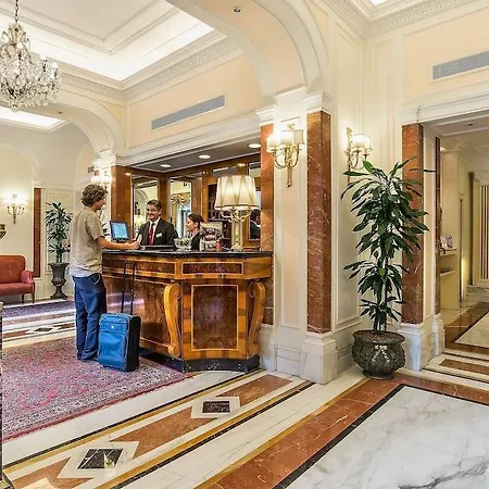 Hotel Del Senato 3*