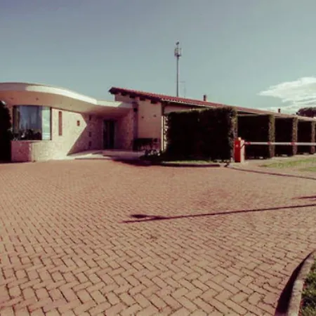 Ways Garden & Leisure 4*