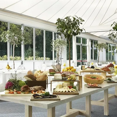 Sheraton Hotel&conference Center Hotel 4*