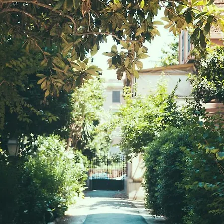Lighthouse Trastevere 2*