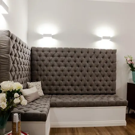 Eighty Four Luxury Guest house 3*
