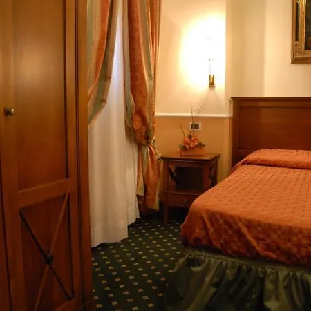 Aurora Garden Hotel 3*