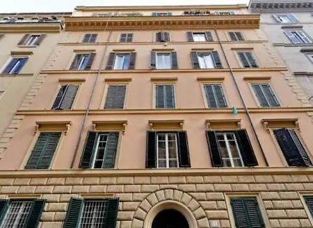 Pensjonat Shine House 3*