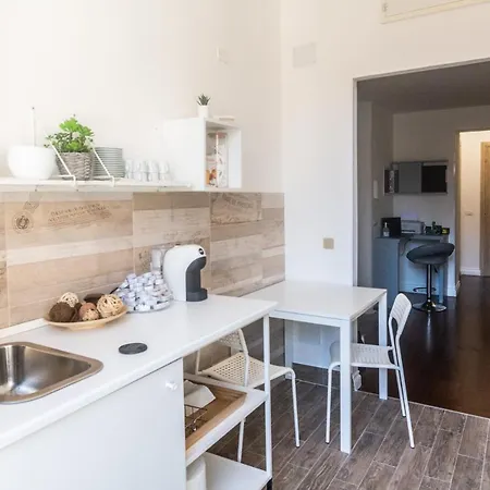 Shine House 3* Rome