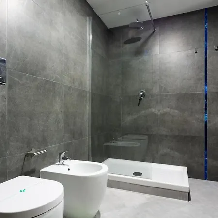 Shine House Penzion 3*