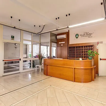 Hotel Casa Per Ferie Benedetta 3*
