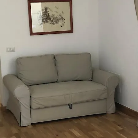 Madd House Bis روما
