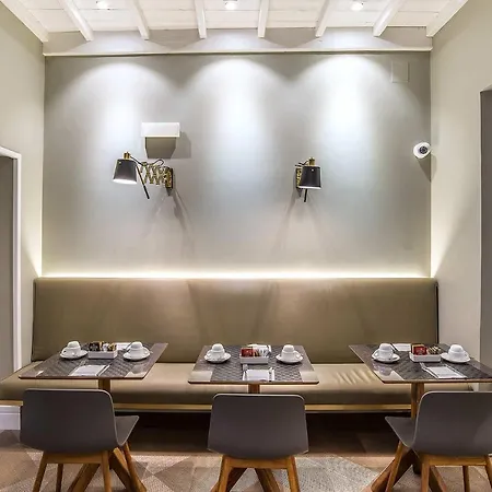 Hotel Accademia 3*