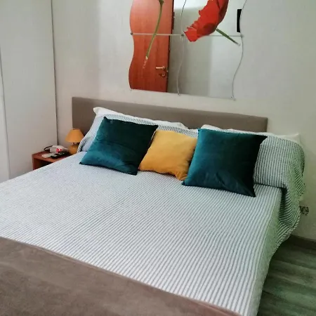 Holidays Hostel *