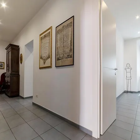 Porta Pia & Torlonia With Balcony Apartment