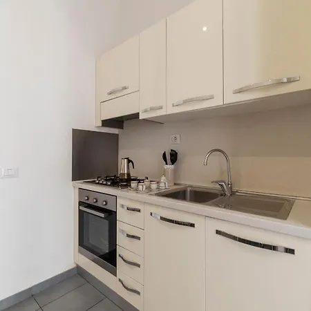Apartment Porta Pia & Torlonia With Balcony