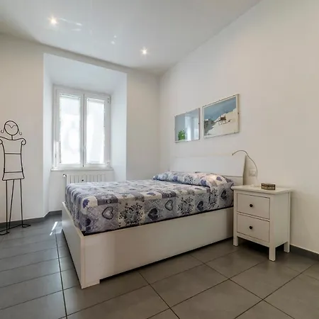 Porta Pia & Torlonia With Balcony Apartment Rome