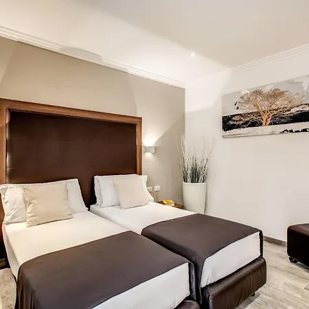 Garden Hotel 3*