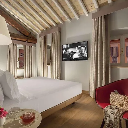 Palazzo Scanderbeg 4*