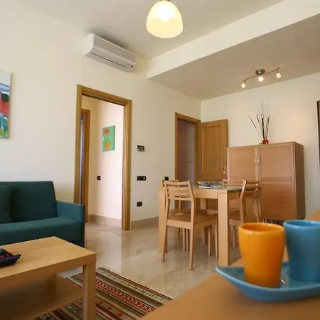 Lux Apartahotel