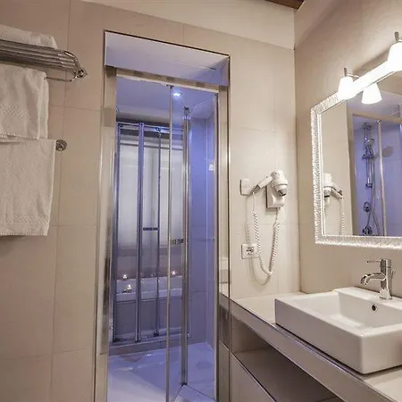 Town House Spagna 2*