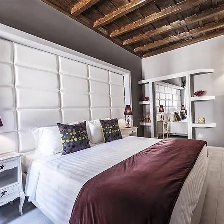 Town House Spagna 2*