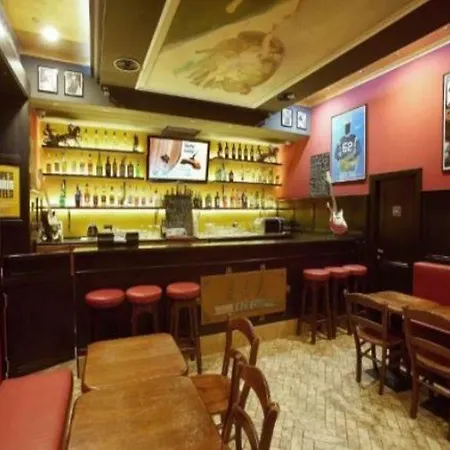 Hostel Alessandro Palace & Bar *