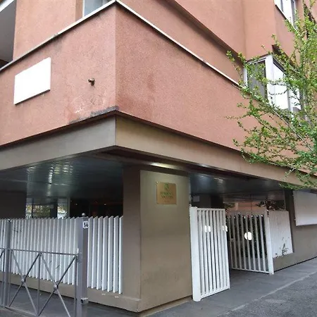 Sacconi Aparthotel 4*