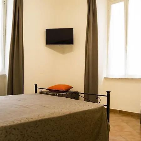 Domus Piazza Del Popolo Panzió