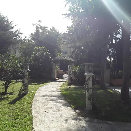 Boutique Roma D'autore Bed & Breakfast 2*