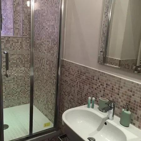 Bed & Breakfast La Finestra Sul Colosseo 1 *