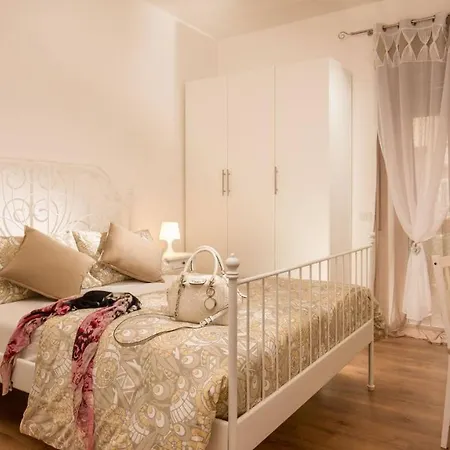 Sweet Piramide Bed & Breakfast *