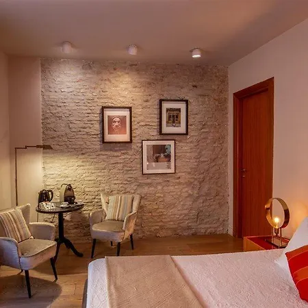 Down Town - Domus Collection Hotel Rome