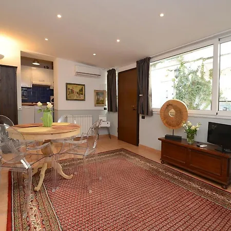 Apartment Divine Stylish