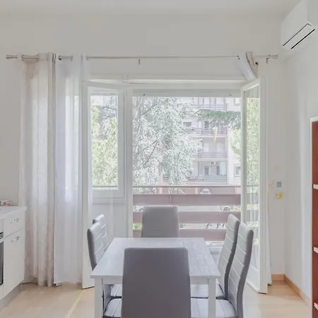 Pelizzi Apartment, 5 Persone, 2 Camere, Balcone, Cinecitta Апартаменты Рим