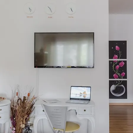 Pelizzi Apartment, 5 Persone, 2 Camere, Balcone, Cinecittà * Roma